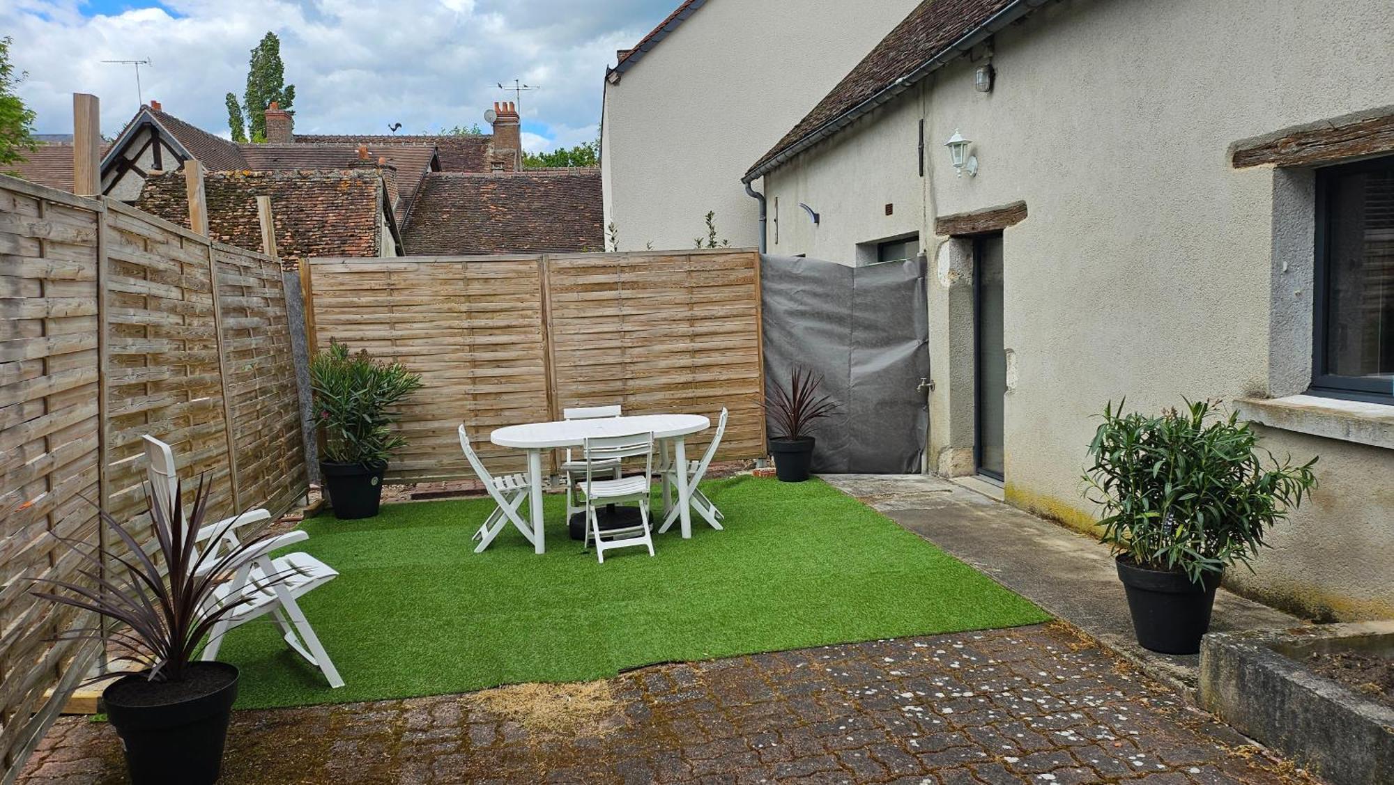 Au Champ Fleuri Apartment Bracieux Bagian luar foto